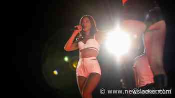 Dua Lipa annuleert show om problemen met veiligheid podium