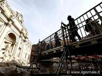 Grande bruttezza alla Fontana di Trevi (e c'è anche una piscinetta per le monetine)