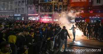 Ooggetuigen filmen hoe Maccabi-fans na verloren wedstrijd zelf op oorlogspad gingen