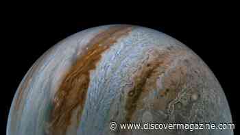 How Can Jupiter Have No Surface? A Look at the Planet That Could Swallow 1,000 Earths