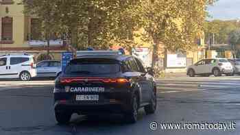 Ostia, latinos abbandonano l'auto e scappano: fermati con lo spray urticante