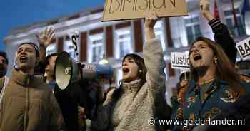 Duizenden Valencianen eisen ontslag regiopresident: ‘Wij hebben modder aan onze handen, jullie bloed’