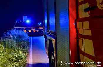 FW Hünxe: Pkw kollidiert mit Baum - Eine verletzte Person