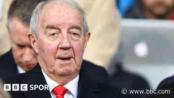 Forest could emulate side of 94-95 - ex-boss Clark