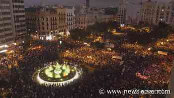 Demonstranten in Valencia boos op regering: 'Alles wat verkeerd kon gaan is verkeerd gegaan'