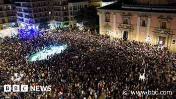 Tens of thousands protest in Valencia over floods