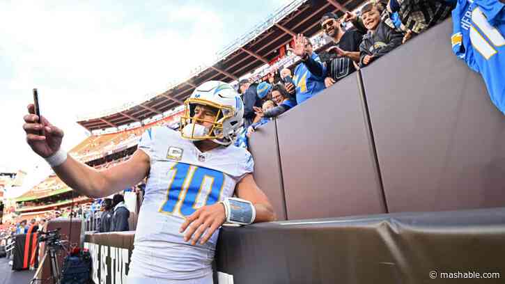 How to watch Chargers vs. Titans online