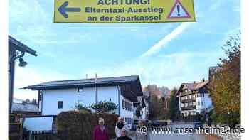 In Kiefersfelden bekommen die Elterntaxis nun einen eigenen Parkplatz