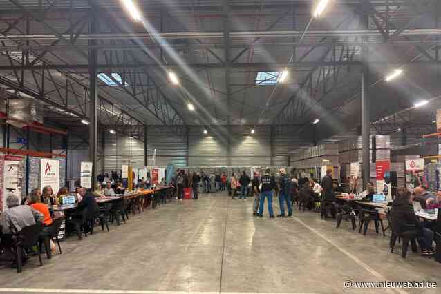 Jobbeurs in Ontex Eeklo moet 349 ontslagen werknemers aan nieuwe job helpen: “Een goede opkomst van zowel werknemers als werkgevers”