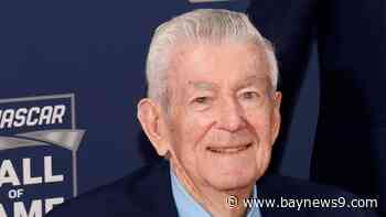 Bobby Allison, NASCAR Hall of Famer and 3-time Daytona 500 winner, dies at 86
