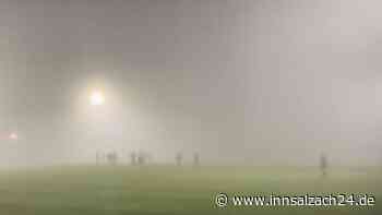 Ball kaum noch zu sehen: Kastl unterliegt im dichten Nebel von Murnau