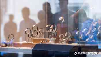 Bucherers Milliarden sollen in Musik und Gentechnologie fliessen, aber nicht in Psychologie oder Theater