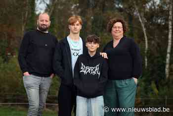 Grino (11) kwam als baby in pleeggezin terecht en deelt zijn verhaal in nieuwe Ketnet-reeks: “Mijn echte mama en papa konden niet voor mij zorgen”