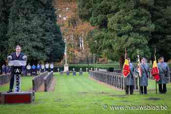 Antwerps burgemeester Bart De Wever herdenkt Wapenstilstand op Schoonselhof: “We mogen ook in onze stad die vicieuze cirkel van haat en geweld geen kans geven”