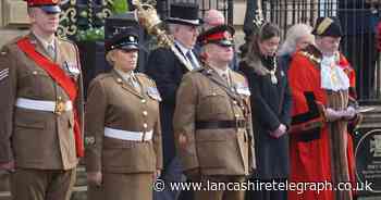 Two-minute silence observed to mark Armistice Day