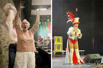 Bewoners serviceflats laten zich gaan tijdens showrevue: “We willen iedereen een zo aangenaam mogelijke thuis geven”