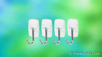 Deck All the Halls With This Supersize Deal on 3M’s Smallest Command Hooks
