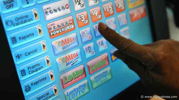 Illinois woman wins $1M from forgotten lottery ticket she left in her bag
