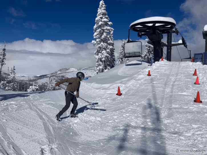 Historic snowfall in New Mexico helps ski resorts open up early