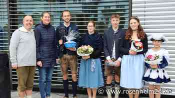 Chiemseenixen erobern das Bernauer Rathaus zur Faschings-Eröffnung