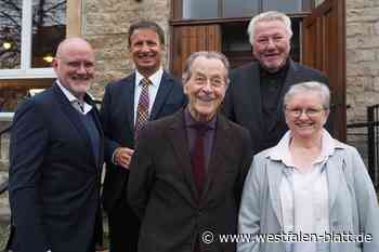Franz Müntefering erteilt in Nieheim Lehrstunde für gesundes Altwerden