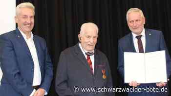 Ehrung in Simmersfeld: Seit 60 Jahren lässt Fritz Frey Orgel erklingen