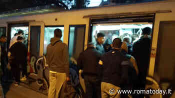 Guasto sulla Metromare, servizio sospeso e treni a rilento: attivati i bus navetta