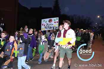 Herkse jeugdverenigingen reizen in Sint-Maartenstoet door de geschiedenis