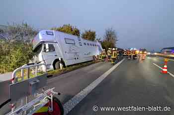 Pferdetransporter auf A33 verunglückt