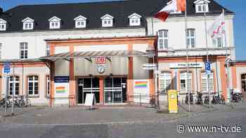 AfD-Abgeordnete verließen Saal: Neubrandenburg erlaubt Hissen der Regenbogenfahne