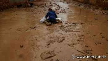 Spanien drohen nächste Unwetter: Große Evakuierung bei Málaga – kuriose Auto-Maßnahmen