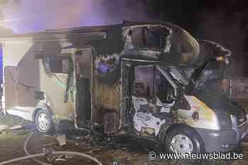 Bewoner stak eigen mobilhome in brand