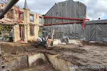 Afbraakwerken gestart van café op Dorpsplein, eigenaar op zoek naar uitbater voor nieuwe horecazaak: “Dat kan een restaurant, eethuisje, tearoom of café zijn”