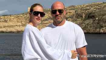 Statham & Huntington-Whiteley: Der "Transporter" und das Model öffnen ihr Familienalbum