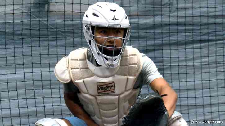 Volcano Vista catcher signs with NMSU