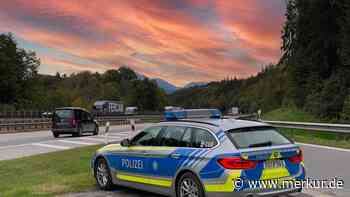 Polizei stoppt Transporter: Fast zwei Tonnen Übergewicht