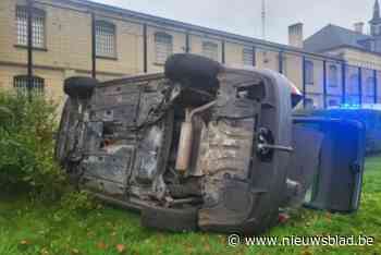 Cipiers redden vrouw en kind uit autowrak in Merksplas