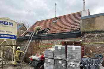 Huis in Patersstraat onbewoonbaar na dakbrand: “Vlammen sloegen uit de woning”