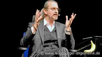 Hagen Rether verlangt Sitzfleisch und Stehvermögen