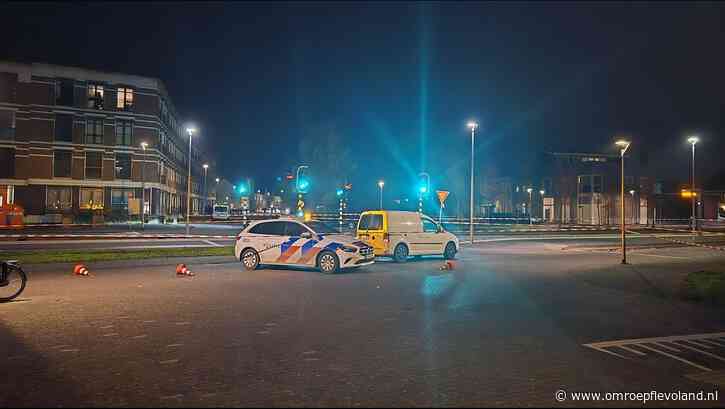 Almere - Politieonderzoek en straat afgezet na beroving in Almere Poort