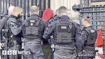 Man with swords 'wanted to speak with' Johnson