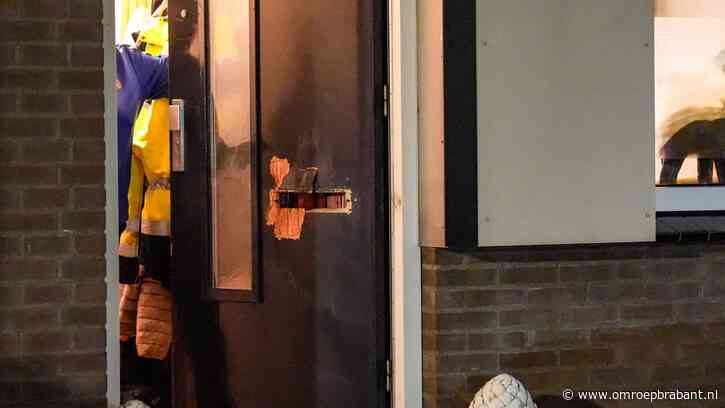 Ontploffing bij huis, brievenbus uit voordeur geblazen