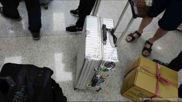 Almere - 'Deze stress gaat aan je vreten', Almeers gezin verlaat Nederland na conflict over autistische dochter