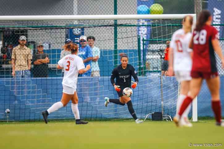 Ward's quartet in the net lifts Longhorns to 1st round win over Boston U.