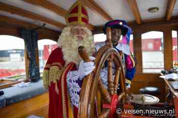 Rimpelloze aankomst Sinterklaas in IJmuiden in beeld