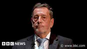 Lord Blunkett injured in Tube platform gap fall