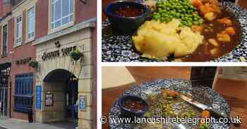 Wetherspoon's Christmas dinner is so good I finished it in seconds