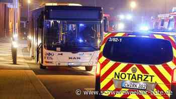 Tödlicher Unfall in Altensteig: Frau wird unter Bus eingeklemmt und stirbt