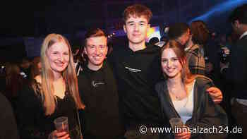 Wilde Feierstimmung bei der „Britsch di o Party“ in Mühldorf