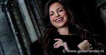 Yeliz stopt met haar droombaan bij Vogue: ‘Ik hou van glamour, maar ben ook kneuterig’